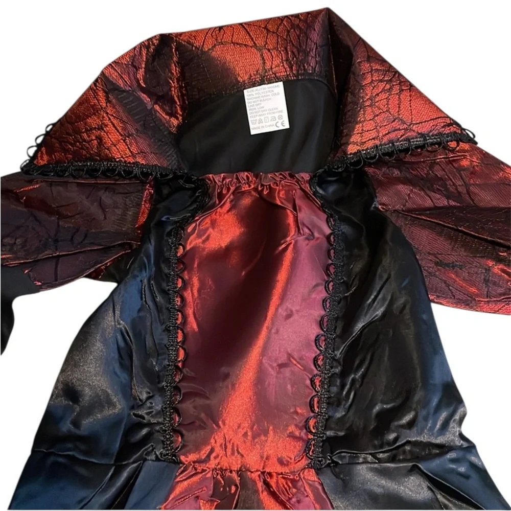 Kids Vampire Queen Medieval Costume in Red and Black Halloween